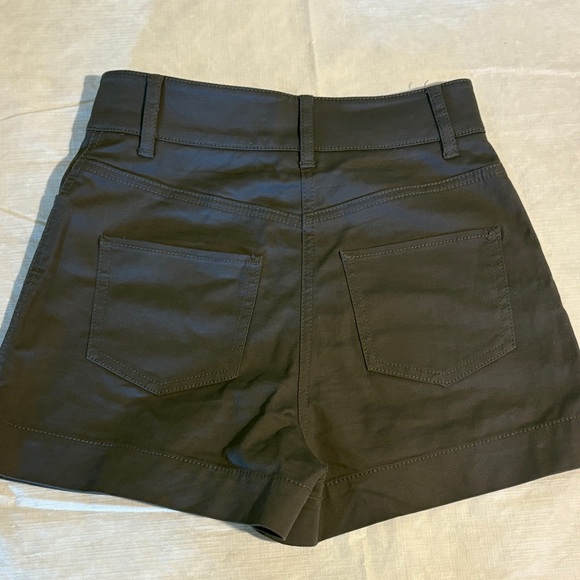 Aritzia talula Hazel charcoal shorts - Picture 3 of 6